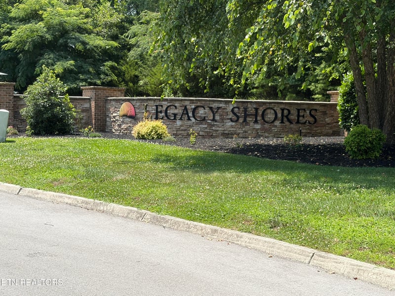 144 Red Wing Dr, Vonore, TN 37885