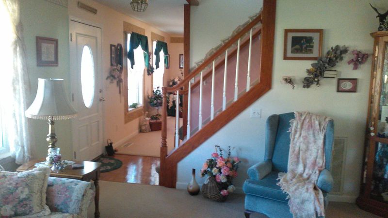 144 Springfield Ln, Jacksboro, TN 37757