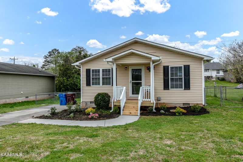 144 W Bell St, Alcoa, TN 37701
