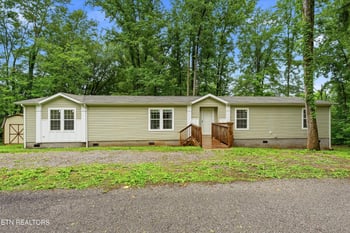 144 Zeni Ln, Harriman, TN 37748