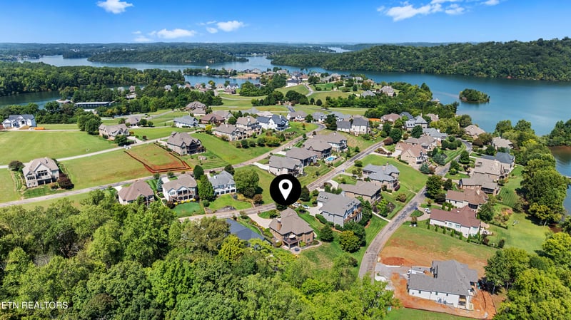 1440 Rarity Bay Pkwy, Vonore, TN 37885