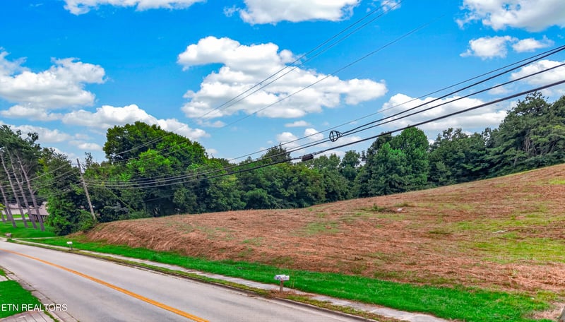 1441 Sulphur Springs Rd, Morristown, TN 37813