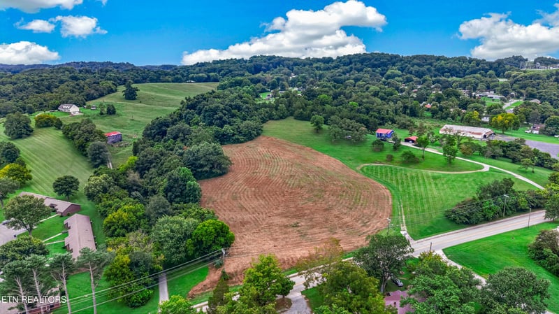 1441 Sulphur Springs Rd, Morristown, TN 37813