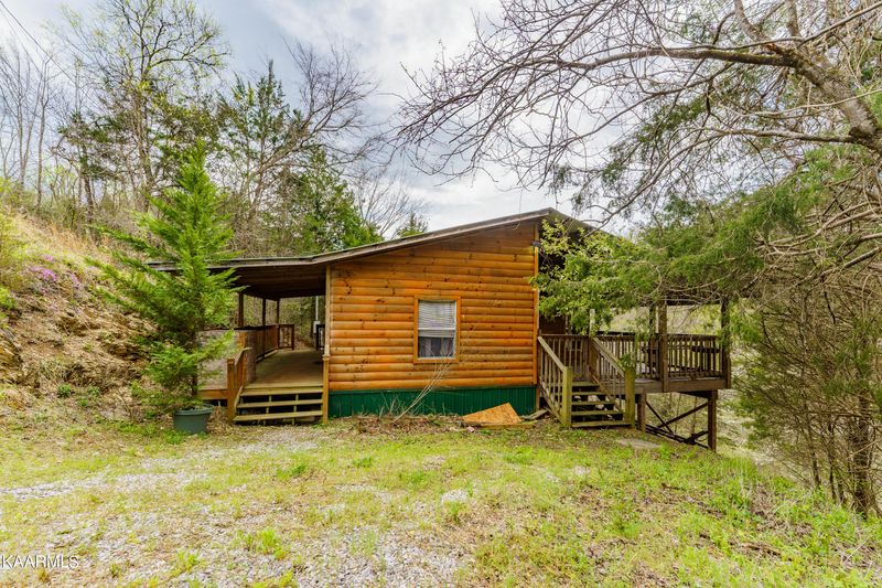 1442 Mountain Dr, Sevierville, TN 37876