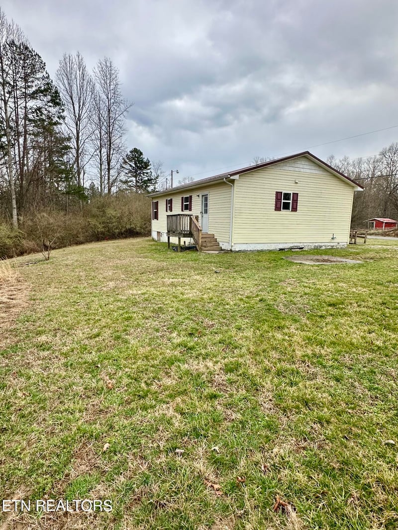1442 Rome Rd, Lancing, TN 37770