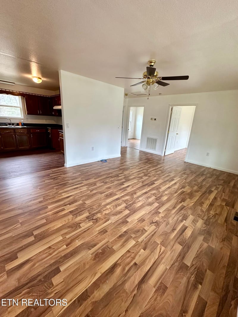 1442 Rome Rd, Lancing, TN 37770