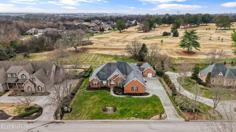 1443 Aberdeen Dr, Alcoa, TN 37701
