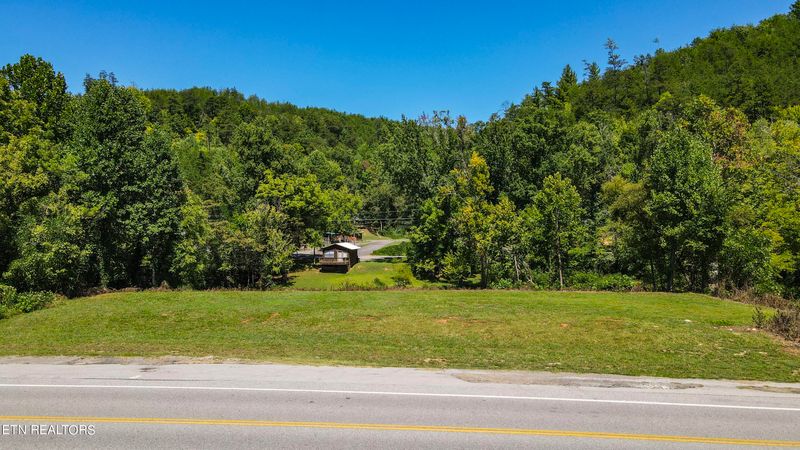 1443 Cherohala Skyway, Tellico Plains, TN 37385
