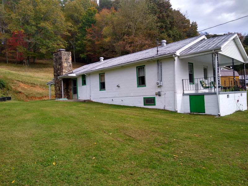 1443 Cherry Bottom Rd, Caryville, TN 37714