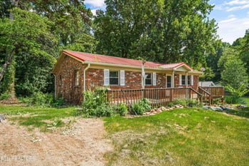 1443 Johnathan Dr, Louisville, TN 37777