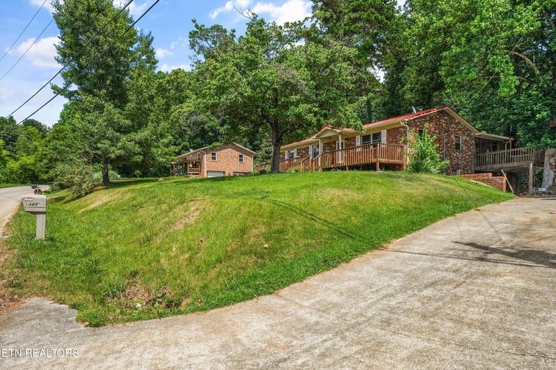 1443 Johnathan Dr, Louisville, TN 37777