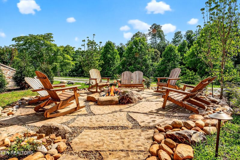 1445 Clabo Hollow Rd, Sevierville, TN 37876