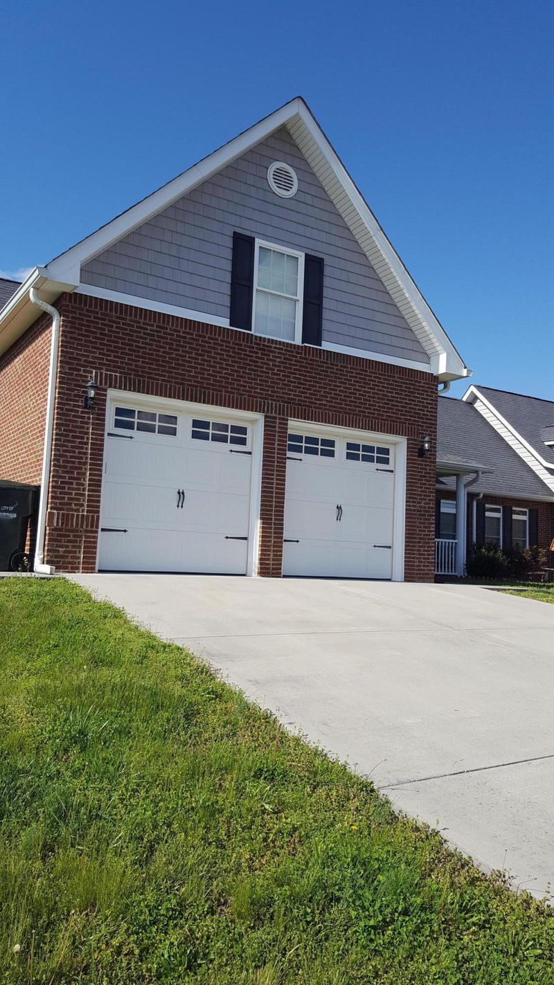 1447 Avery Ln, Sevierville, TN 37862