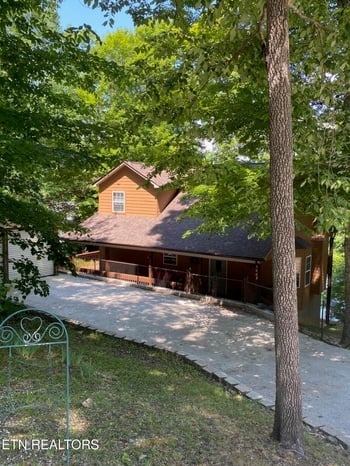 1447 Cove Pointe Rd, Lafollette, TN 37766