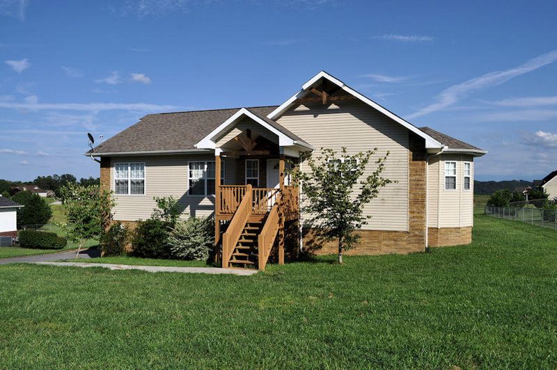 1449 Benjamin Blvd, Sevierville, TN 37876