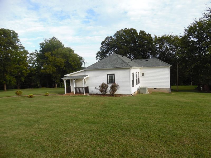 14499 Martel Rd, Lenoir City, TN 37772