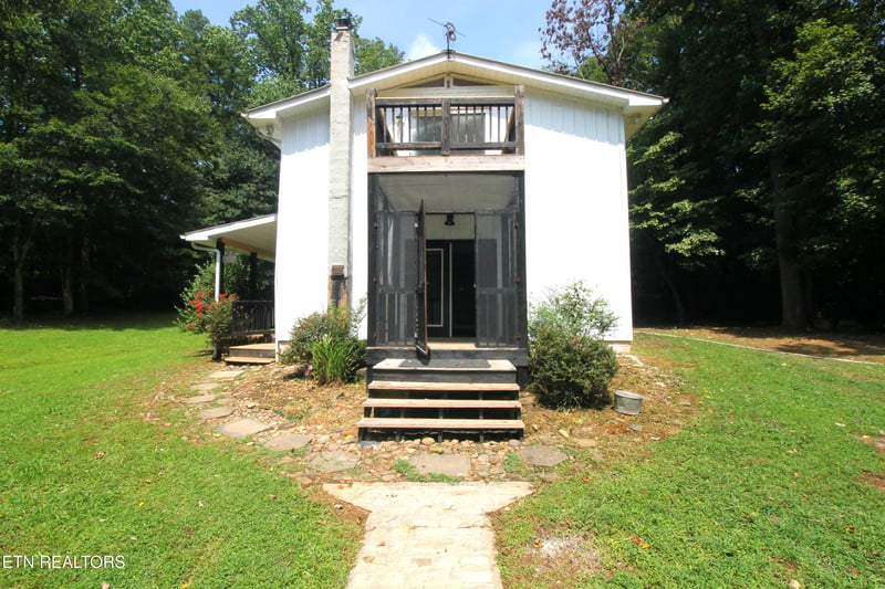 145 Apple Tree Dr, Oliver Springs, TN 37840