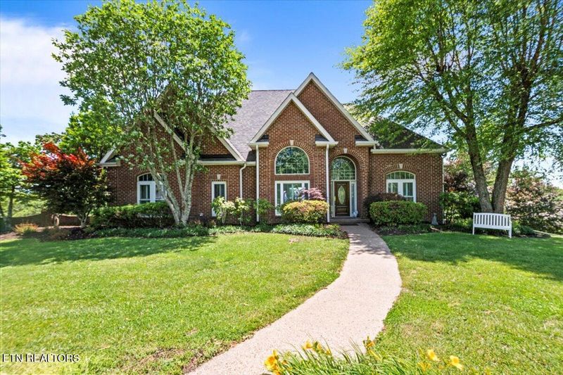 145 Brave Dr, Oneida, TN 37841