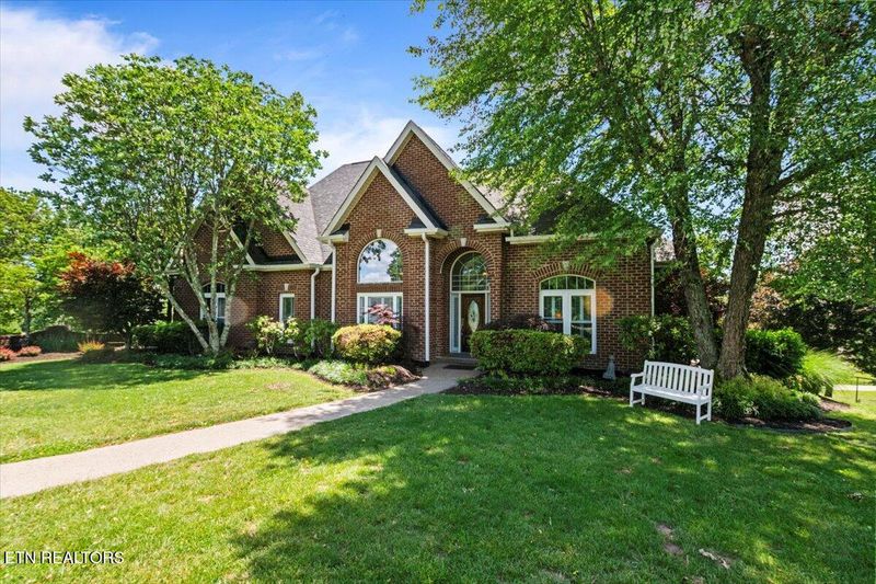 145 Brave Dr, Oneida, TN 37841