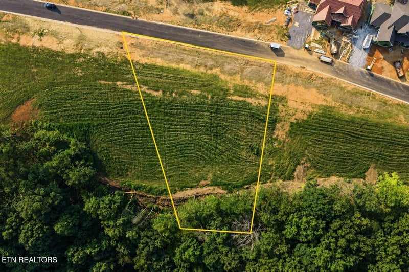 145 Canopy Trail Ln, Loudon, TN 37774