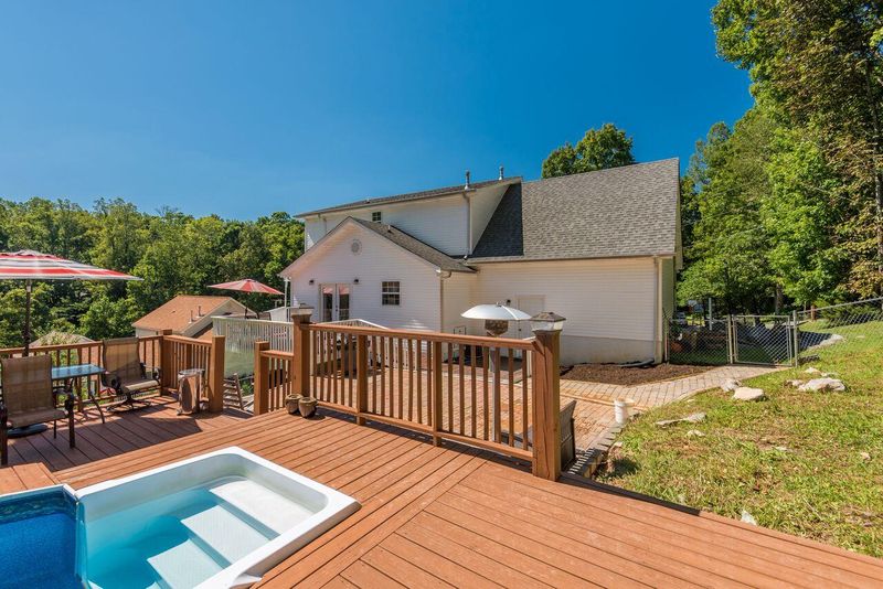 145 Cedar Cir, Powell, TN 37849