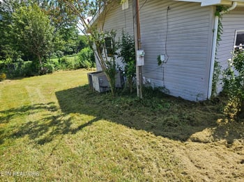 145 Crabtree Ln, Caryville, TN 37714