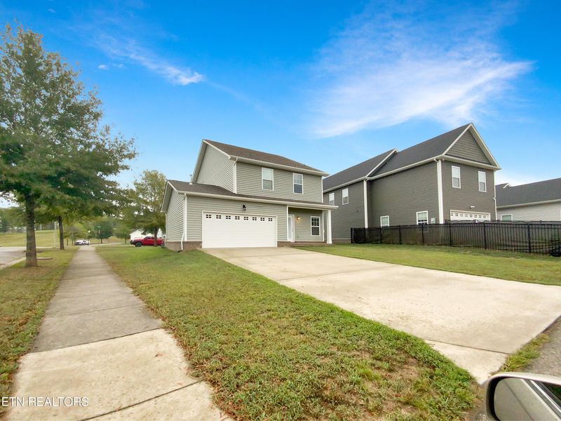 145 Hackberry St, Oak Ridge, TN 37830