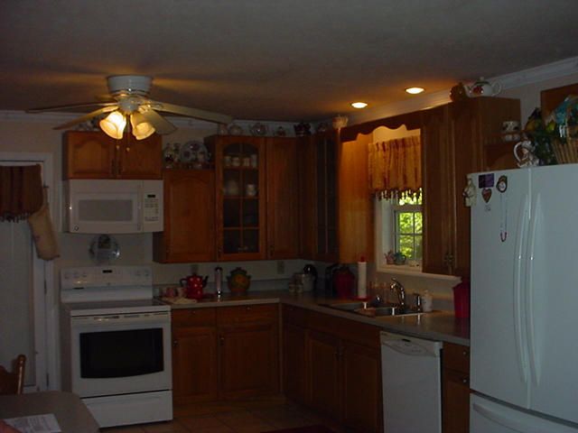 145 Jewel Ln, Jacksboro, TN 37757