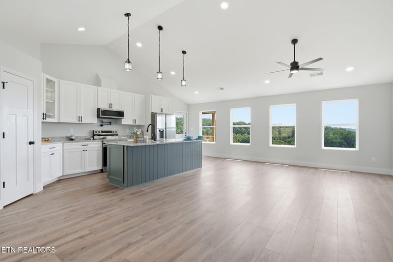 145 Middle Glen Rd, Maynardville, TN 37807