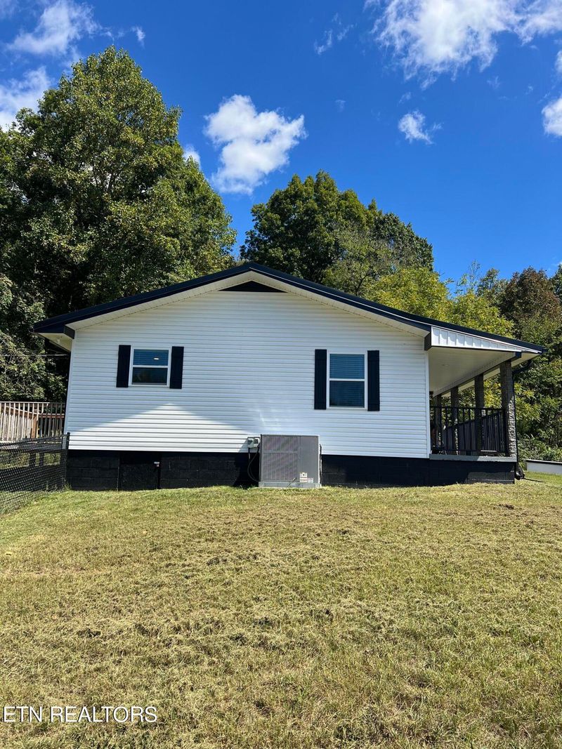 145 Ray Ln, Sharps Chapel, TN 37866