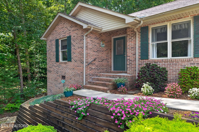 145 Rotherham Dr, Crossville, TN 38558