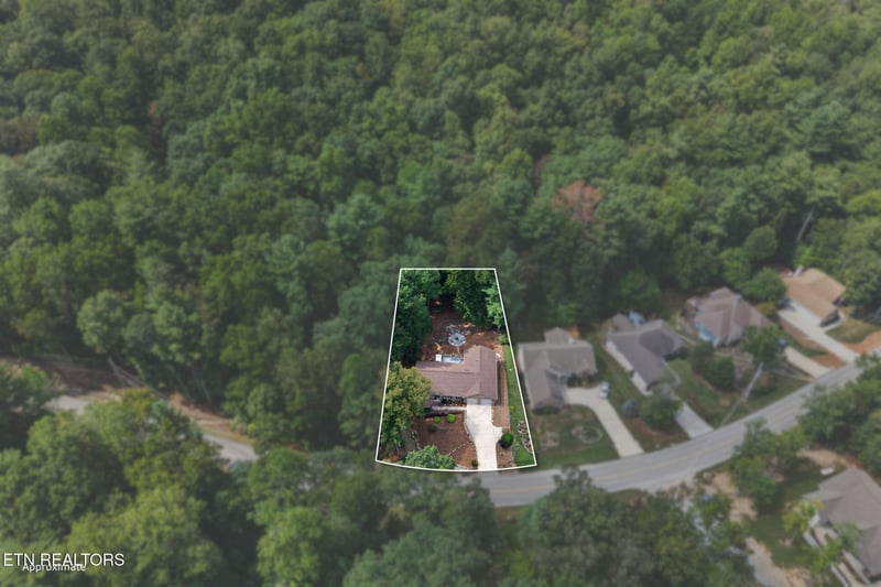 145 Rotherham Dr, Crossville, TN 38558