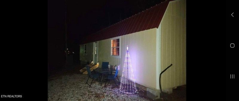 145 Shelton Ln, Oneida, TN 37841