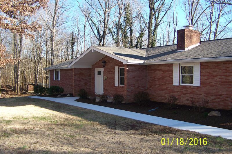 145 Tracy Allison Ln, Clinton, TN 37716