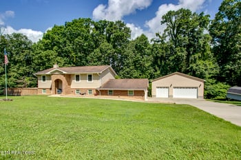 145 Van Stowe Rd, Harriman, TN 37748