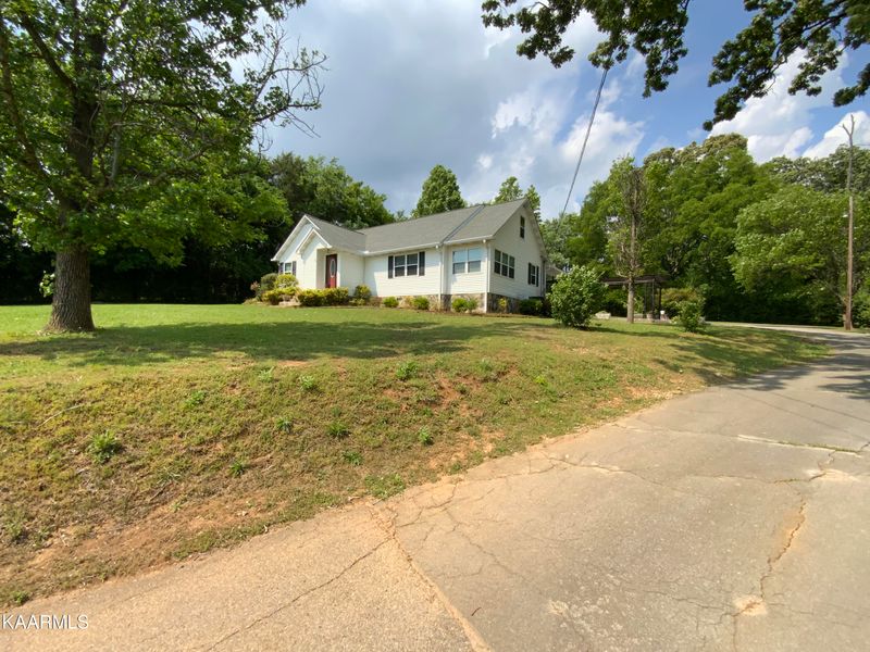 1450 Middlesettlements Rd, Maryville, TN 37801