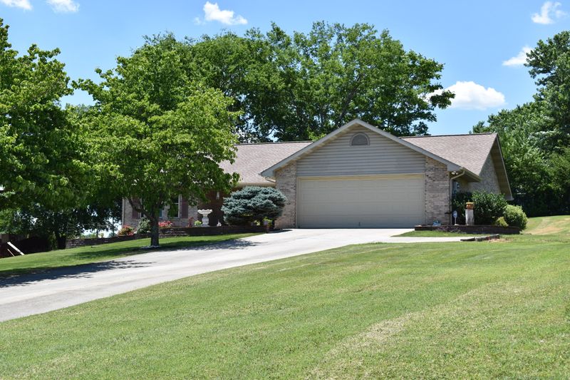 1451 Double D Dr, Sevierville, TN 37876