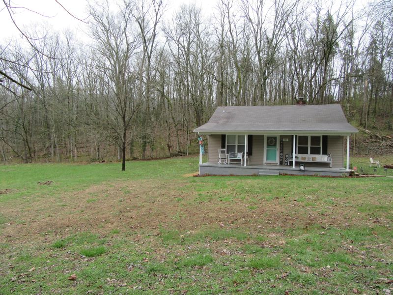 1451 Ridgeview Dr, Clinton, TN 37716