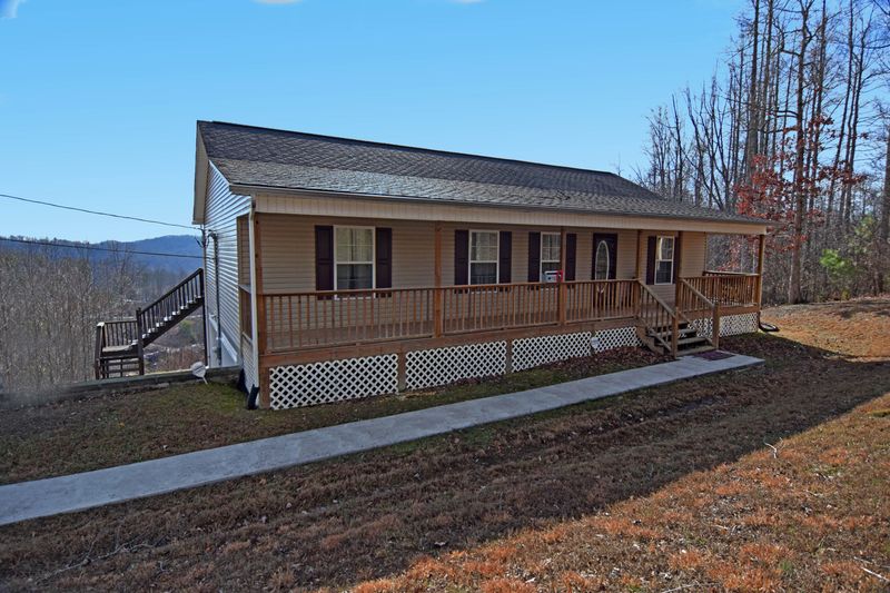 1452 Ridge Rd, Caryville, TN 37714