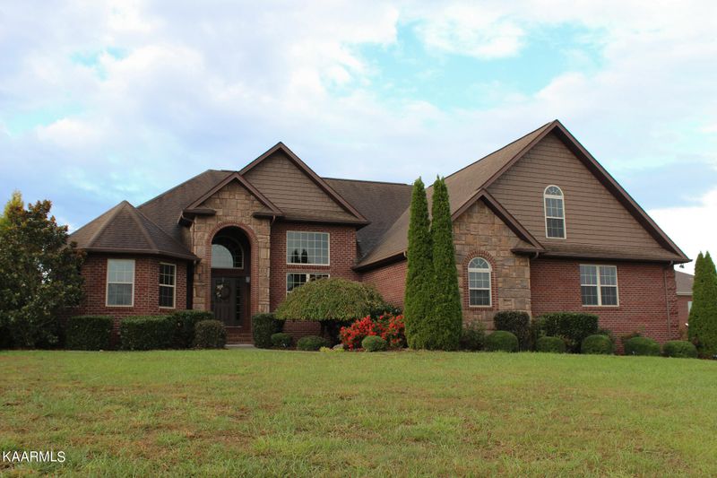 1453 Sugarland Cir, Sevierville, TN 37862