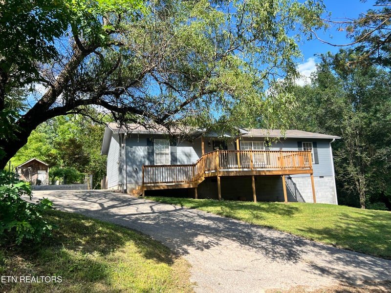 1455 Davis Chapel Rd, Lafollette, TN 37766