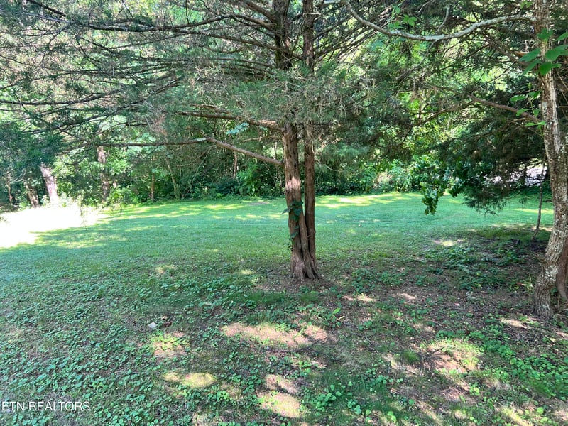 1455 Davis Chapel Rd, Lafollette, TN 37766