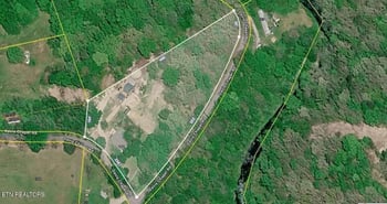 1455 Davis Chapel Rd, Lafollette, TN 37766
