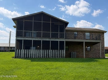 1456 Cattlemans Dr, Lenoir City, TN 37772
