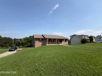 1456 Cattlemans Dr, Lenoir City, TN 37772