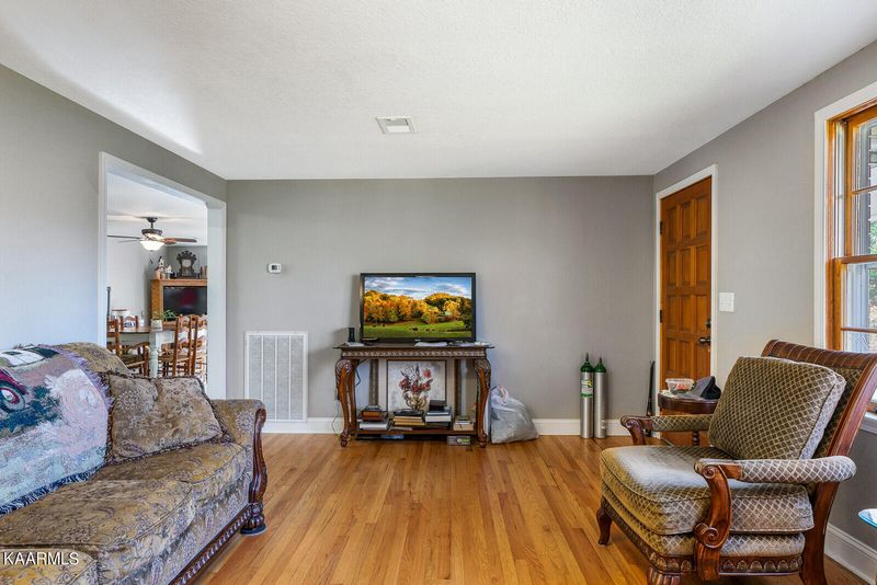 1457 Stanley St, Crossville, TN 38555