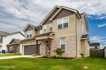 1458 Dream Catcher Dr, Knoxville, TN 37920