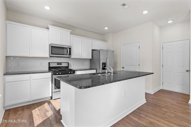 1459 Hampton Place Cir, Loudon, TN 37774