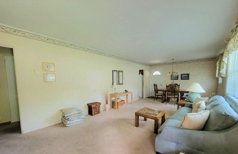 146 Beverly Cir, Oak Ridge, TN 37830