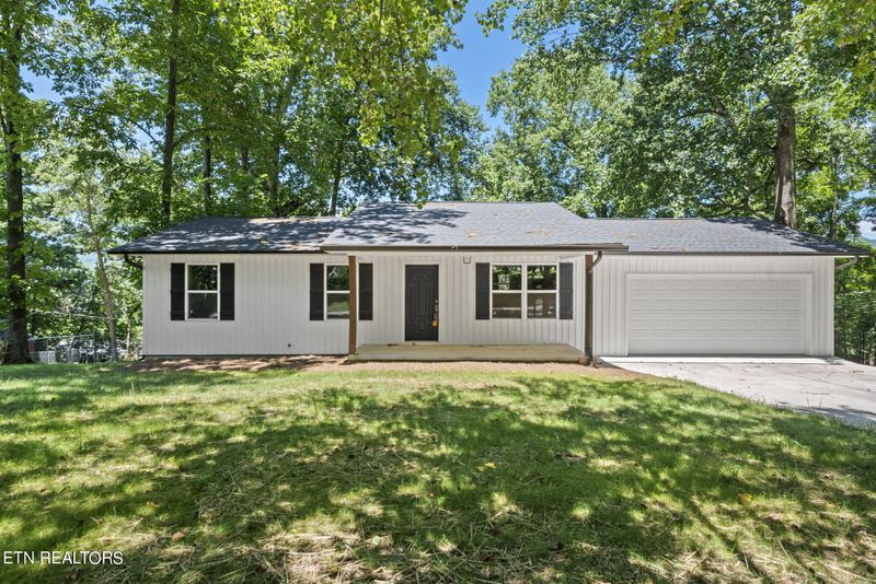 146 Cherry Ln, Jacksboro, TN 37757